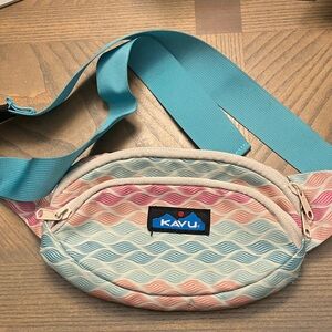 Kavu Spectator belt Bag Fanny pack light teal blue and Pink Wave Design